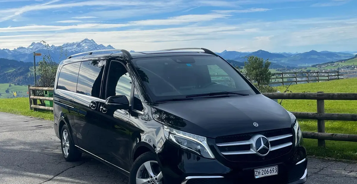 Mercedes-Benz V-Klasse von Efe Limousine